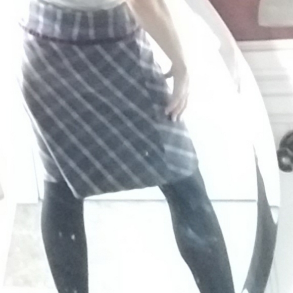 Skirt - Picture 2 of 2